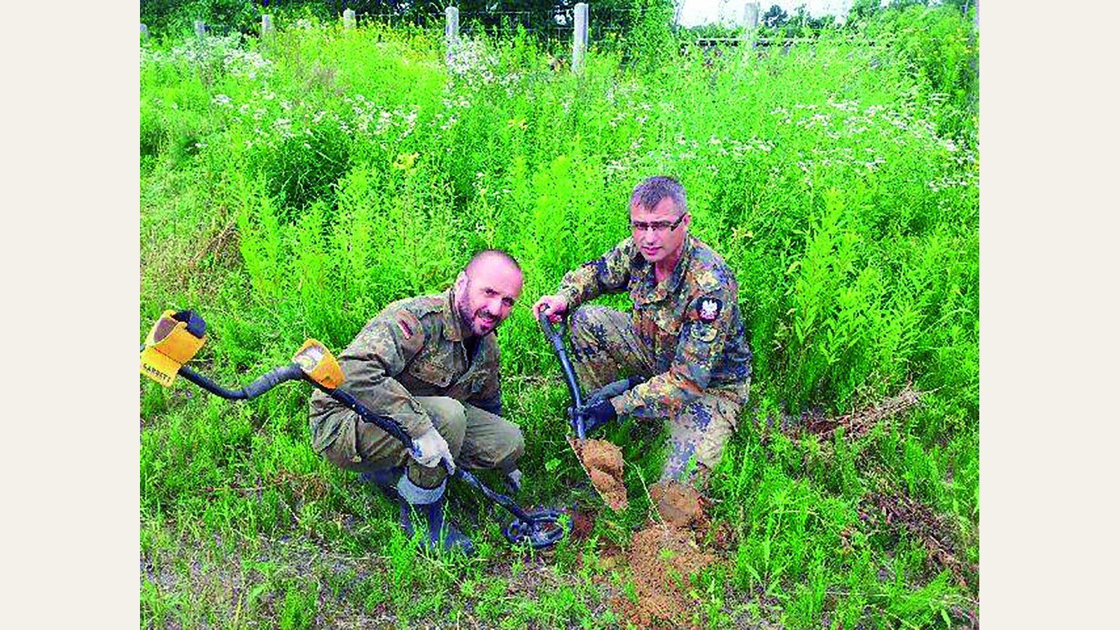 Archeolodzy w Smoleńsku: poszukiwania szczątków tupolewa detektorem Garrett Ace 250