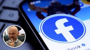 Rafał Brzoska (w dolnym lewym rogu, w okręgu) i jako tło zdjęcie smartfona z aplikacją facebook
