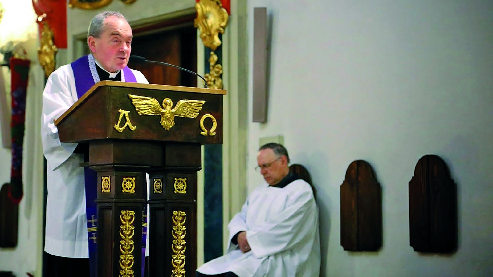 Ks. Stanisław Małkowski wygłasza kazanie w Poznaniu podczas Krucjaty Różańcowej za Ojczyznę, 2014