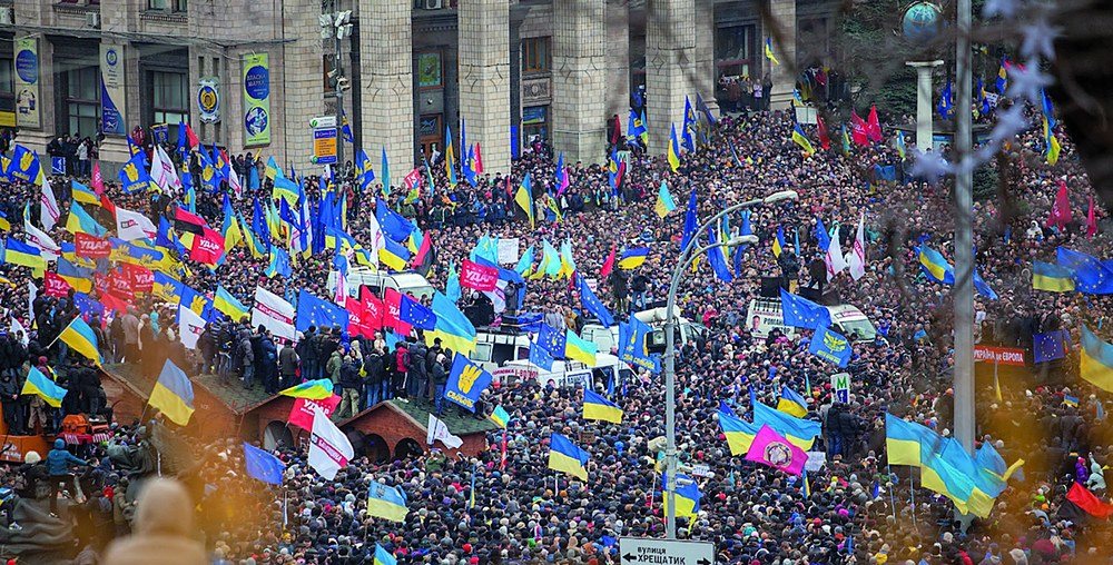 Manifestacja na placu Niepodległości w Kijowie, Majdan 2013