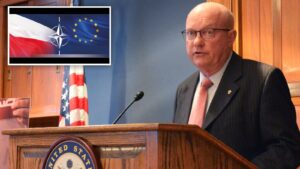 Lawrence Wilkerson, były wojskowy i analityk, który nazwał NATO żywym trupem